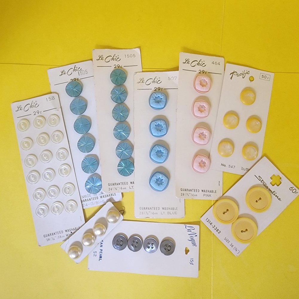 Vintage Mother of Pearl Buttons on Original Cards Blue, Pink, Yellow, Pearl 🧵🪡